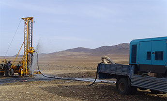 内蒙古GSD-ⅡA型钻机空气钻进水井现场